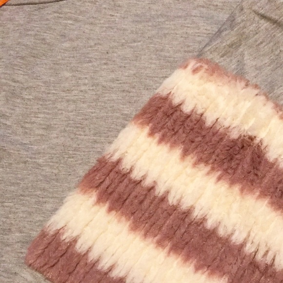 🏆HOST PICK🏆❕GREY❕Stripes Sleeve grey/mocha - Picture 4 of 5